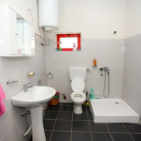 Bjeshket E Nemura Hotel *